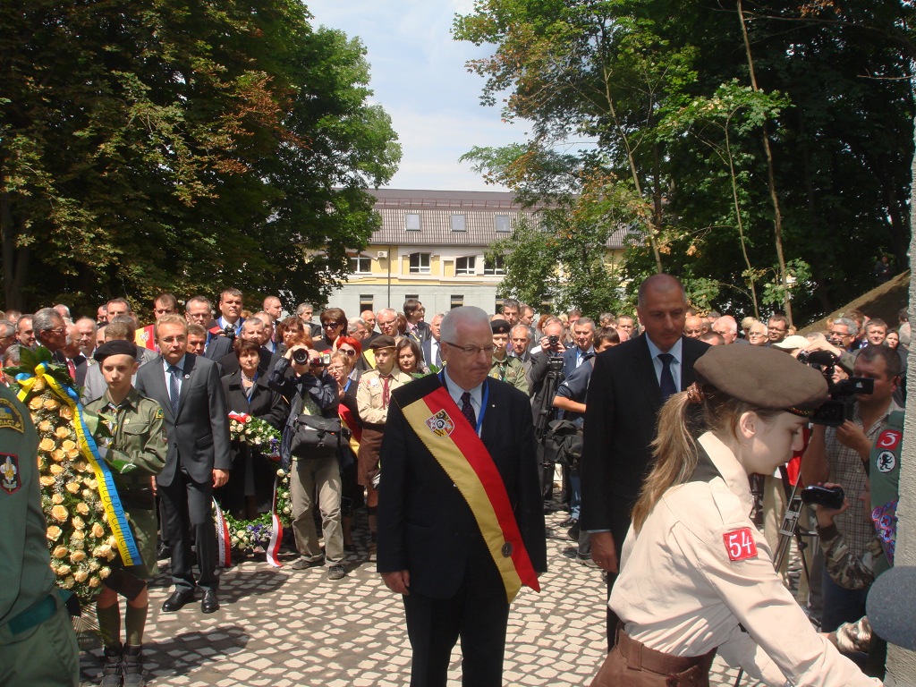 Odsloniecie Pomnika na Wzgorzach Wuleckich22.JPG